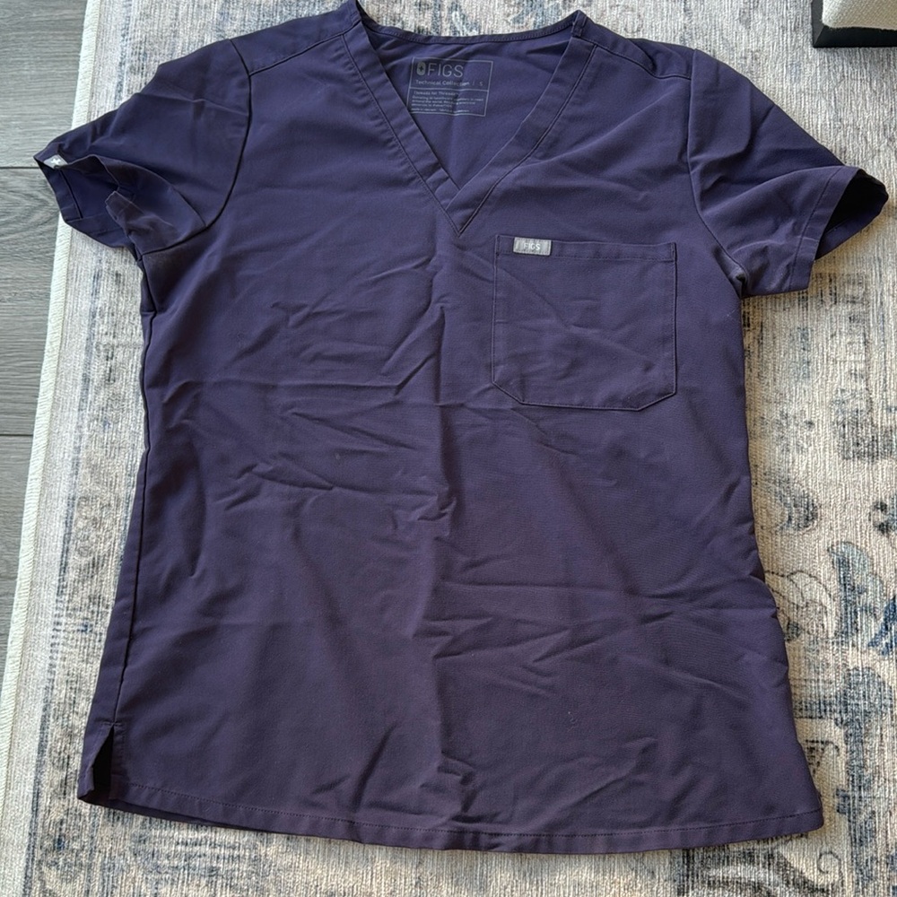 Figs scrub top purple